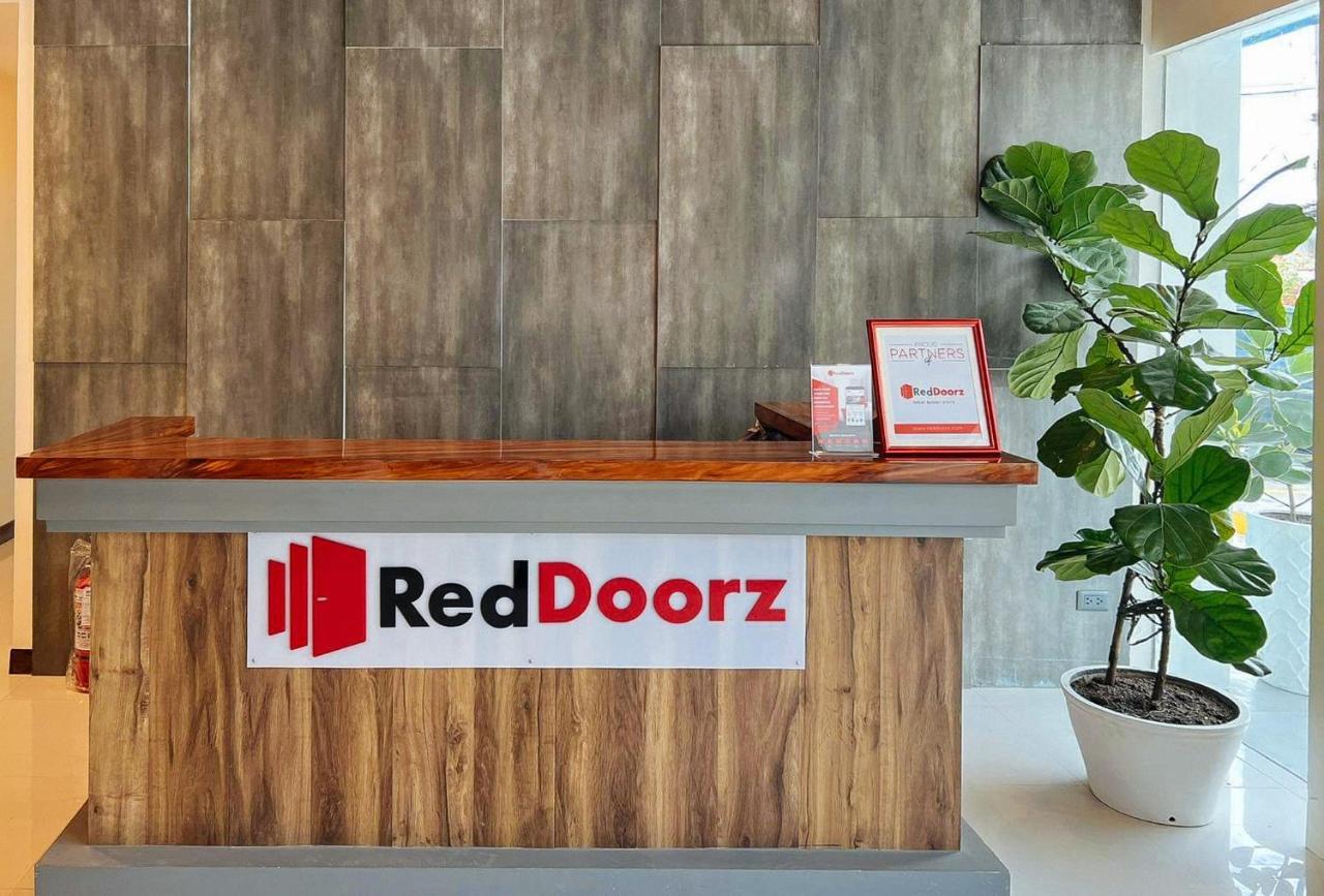 RedDoorz Plus @ Toshiko Boutique Hotel Koronadal City Extérieur photo
